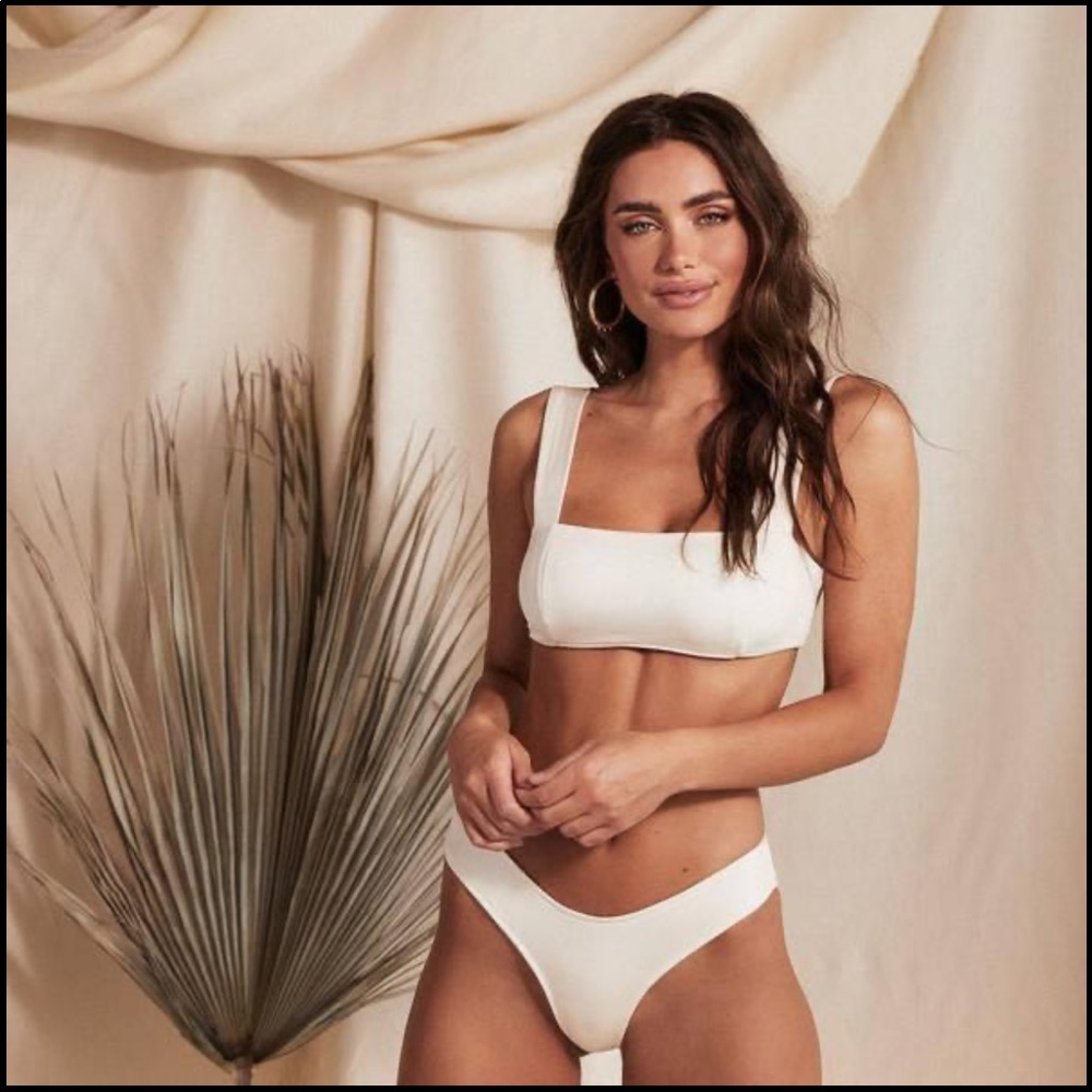 NWT Tan + Lines St. John Bikini Top